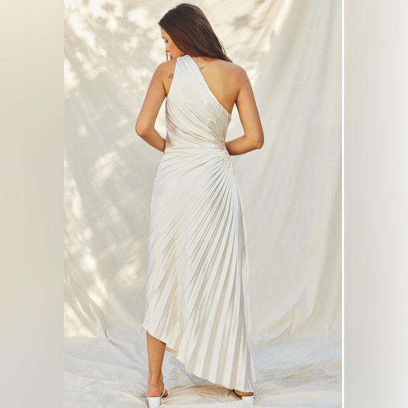 Olympia Pearl pleated dress - Picture 3 of 5